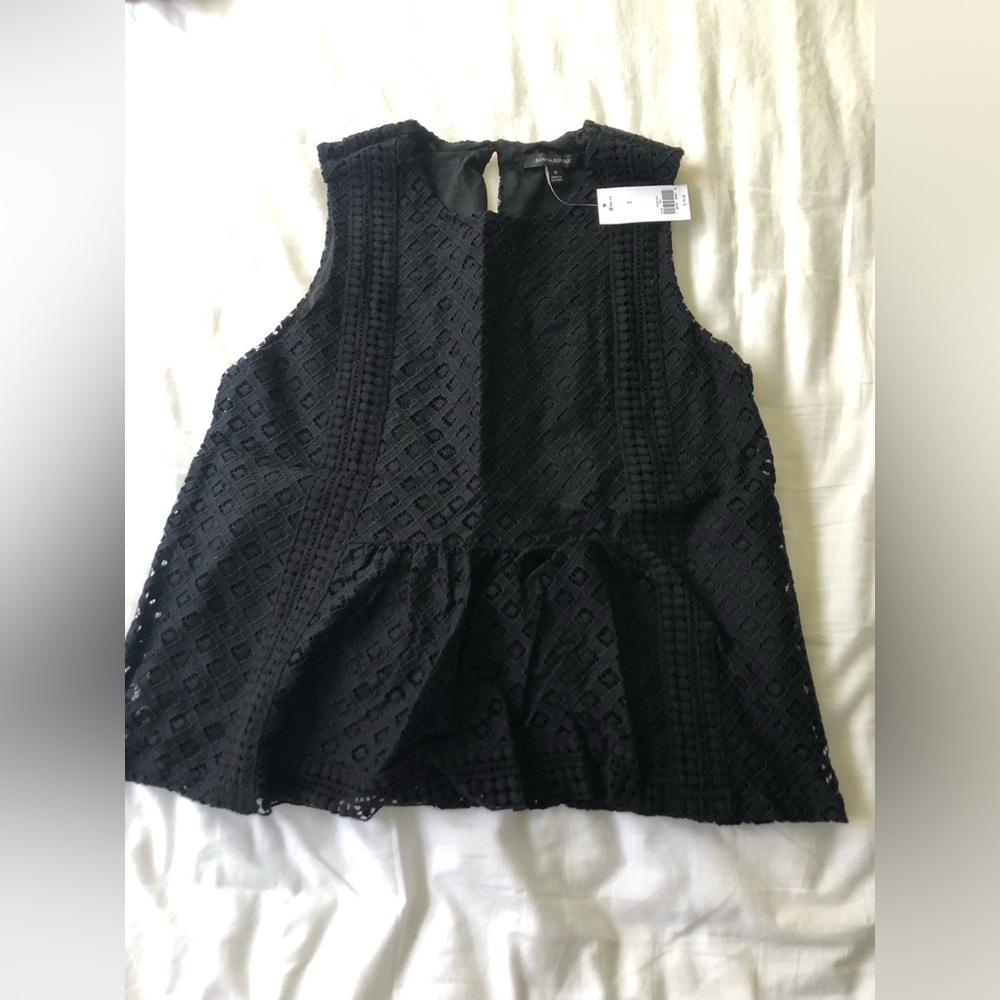 NWT. Banana Republic top in black size small.